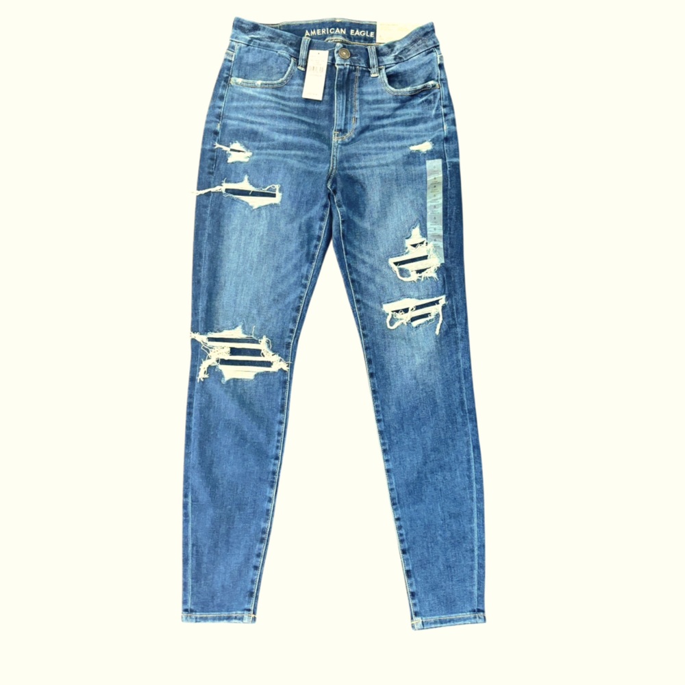 American Eagle curvy low-rise jegging medium wash with covered holes
